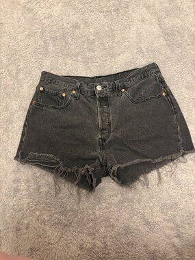 Levi's 90's Black Denim Distressed Shorts Size W32